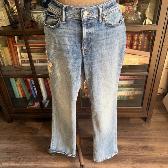 Lucky Brand, Flower Embroidered mid rise straight, 10/30A - Picture 1 of 10